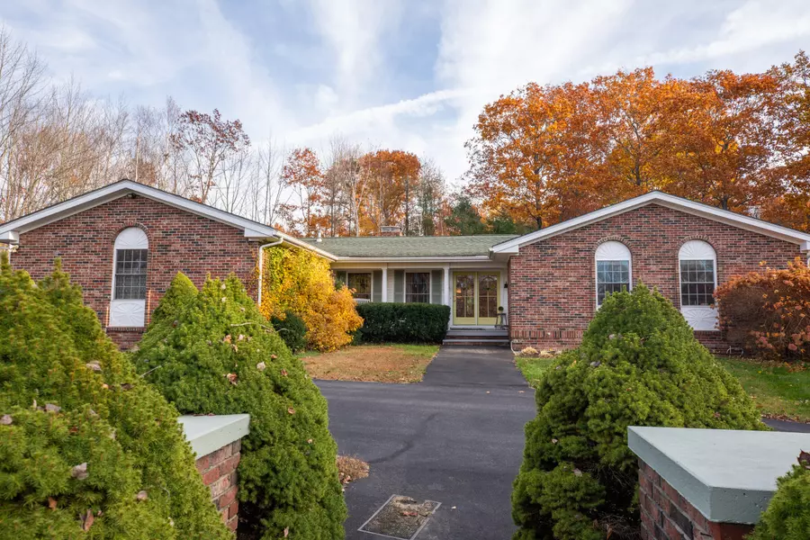 19 Jackson DR, Veazie, ME 04401