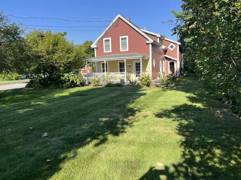 7 Agatha James DR #6, Kennebunk, ME 04043