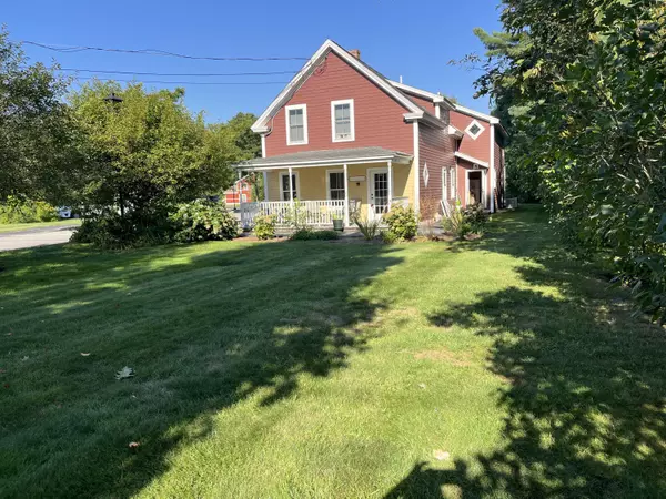 7 Agatha James DR #6, Kennebunk, ME 04043