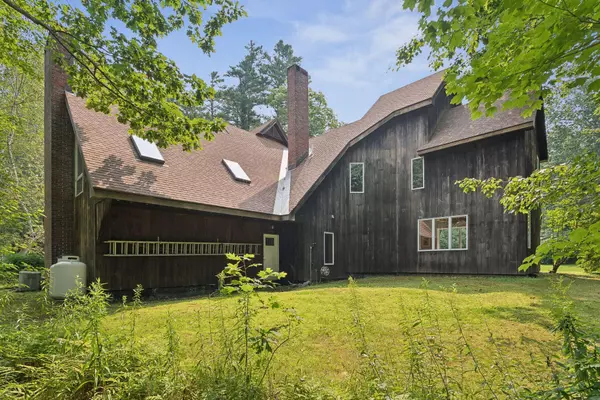 Falmouth, ME 04105,3 Landing Woods LN