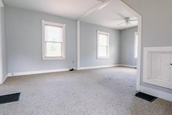 Lamoine, ME 04605,15 Clamshell ALY