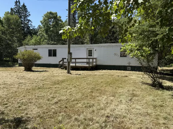 224 Kansas RD, Milbridge, ME 04658