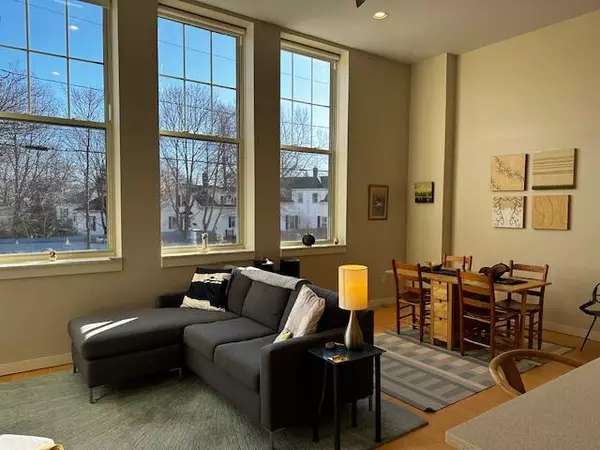 South Portland, ME 04106,341 Pine ST #205