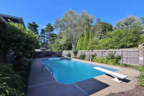 Bangor, ME 04401,215 Clyde RD