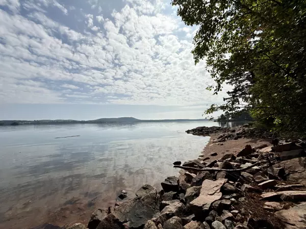 Calais, ME 04619,1604 S River RD