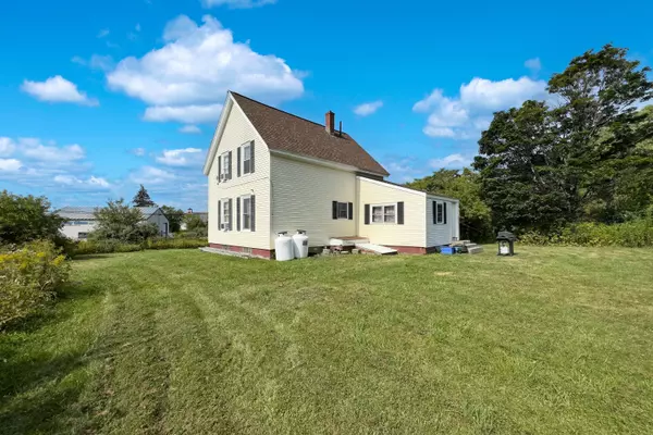 Rockland, ME 04841,329 Pleasant ST