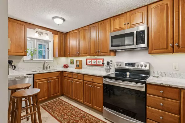 South Portland, ME 04106,14 Karynel DR #14