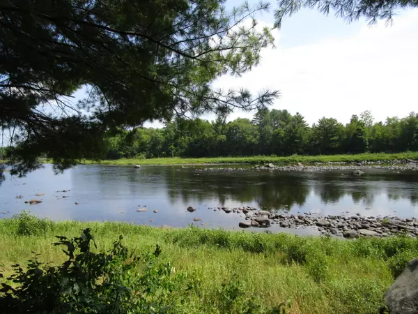 Maxfield, ME 04453,5 Pine Street LN