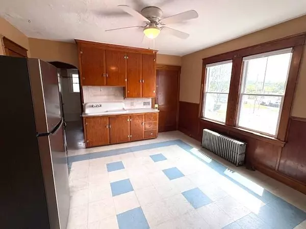 Lewiston, ME 04240,11 Eaton ST