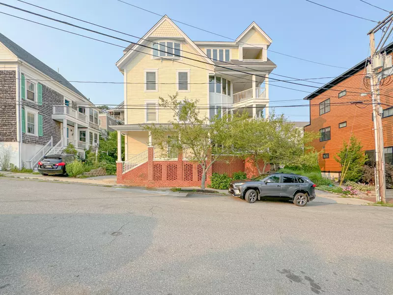 9 Waterville ST #2C, Portland, ME 04101