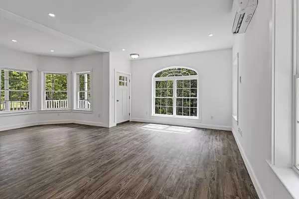 Mount Vernon, ME 04352,50 Dill RD