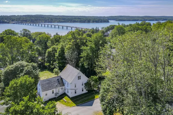 21 Hodge ST, Wiscasset, ME 04578