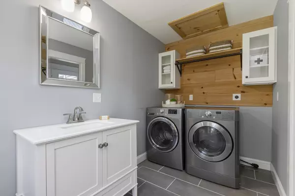 Cape Elizabeth, ME 04107,5 Pleasant AVE