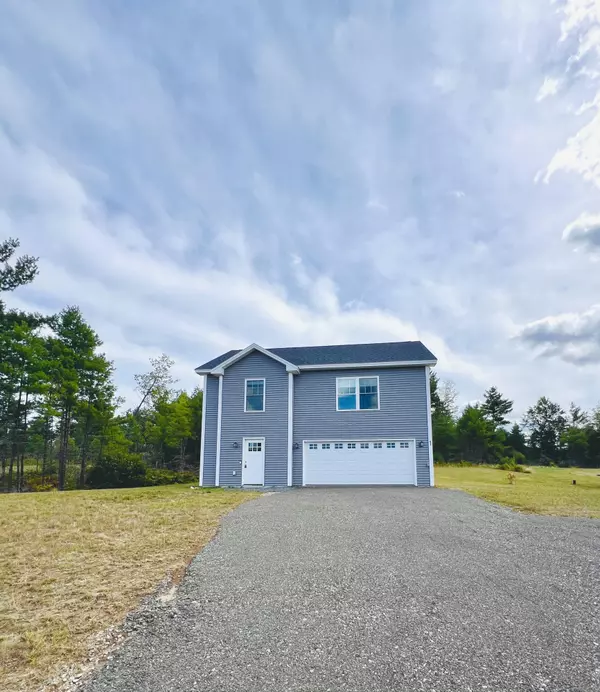 1 Estes DR,  Standish,  ME 04085