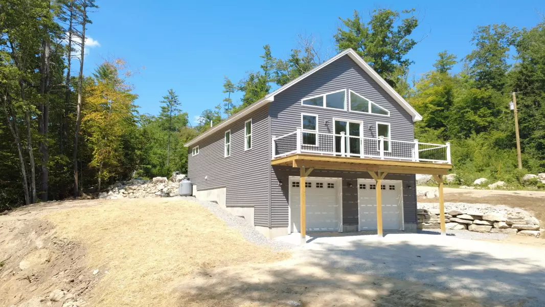 4 Boulder Ridge RD, Oxford, ME 04270