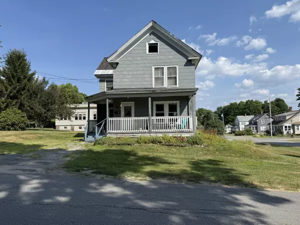 Dover-foxcroft, ME 04426,76 Court ST