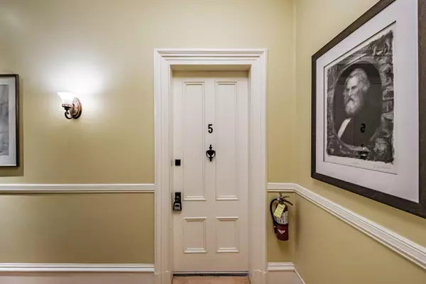 Portland, ME 04102,727 Congress ST #5