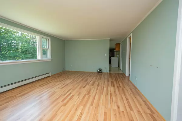 Dover-foxcroft, ME 04426,85 Dawes RD