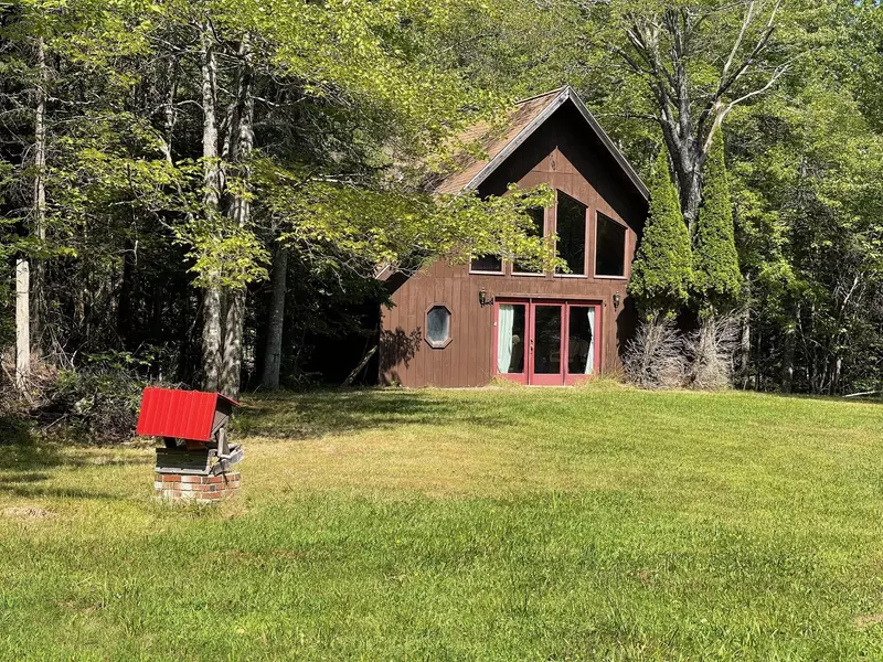 88 Hewes RD, Levant, ME 04456