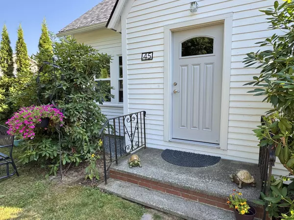 Bucksport, ME 04416,45 Pond ST