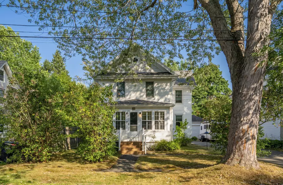 51 Webster AVE N, Bangor, ME 04401