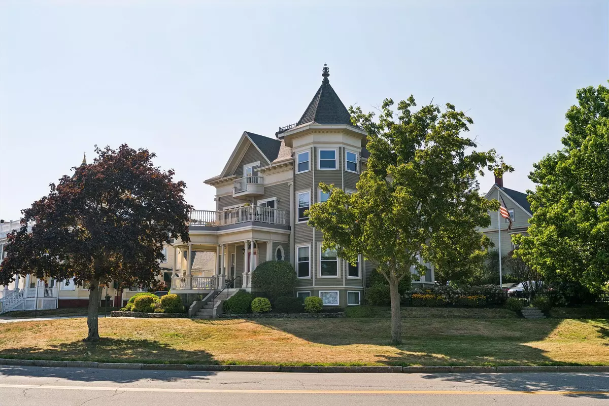 Portland, ME 04101,84 Eastern Promenade #3