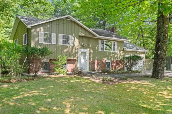 Milford, ME 04461,49 Curtis LN