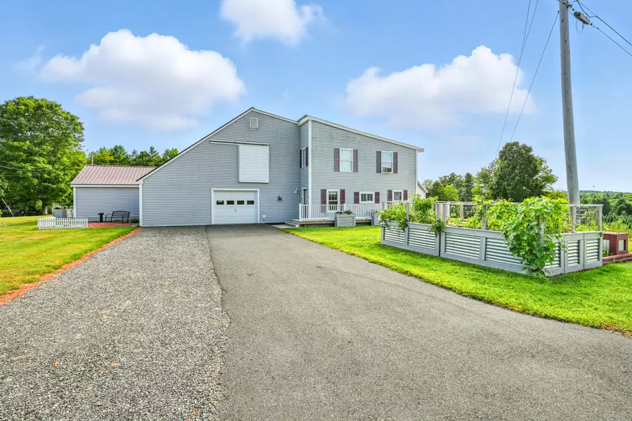 6 Meadow DR, Sidney, ME 04330