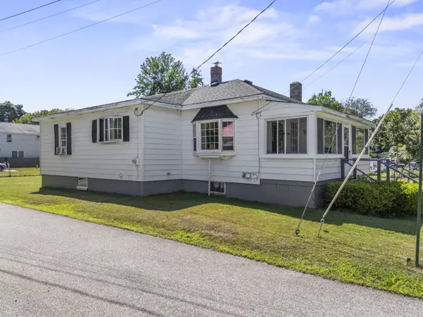 Saco, ME 04072,3 Wood AVE