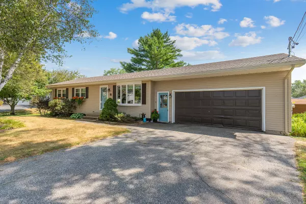 25 School ST, Lewiston, ME 04240