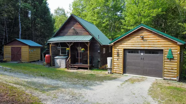 Chester, ME 04457,21 Loop RD