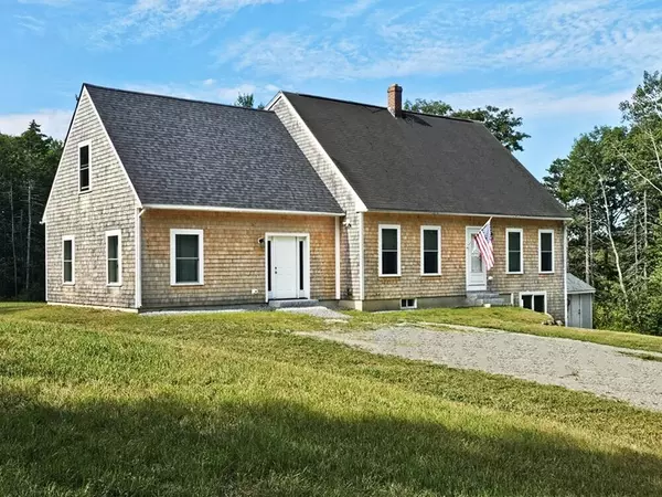 11 Koasi TRL, Edgecomb, ME 04556