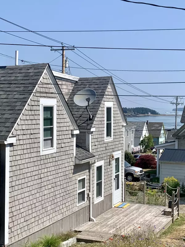 Eastport, ME 04631,20 Clark ST