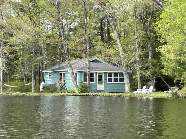 16 Morton LN, Hope, ME 04847