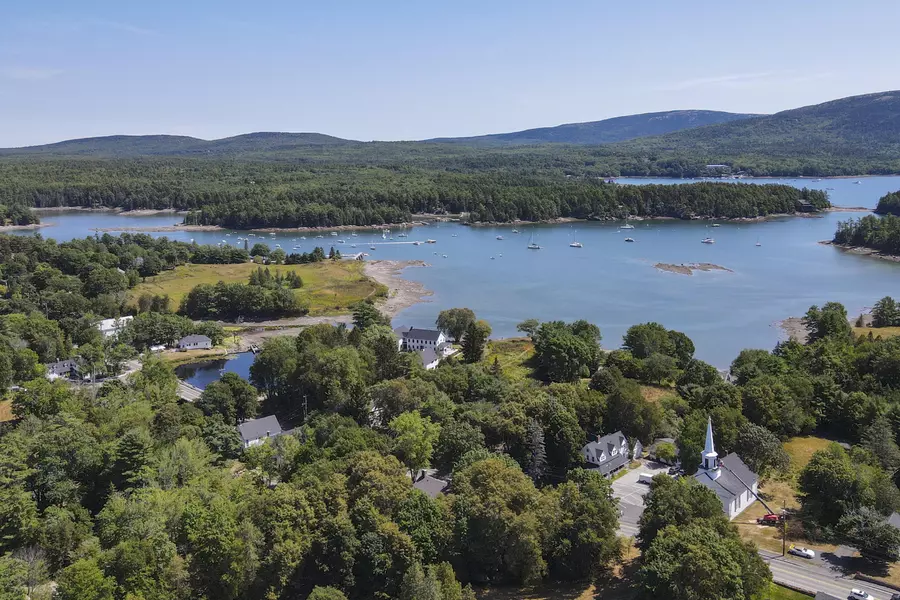 1131 Main ST, Mount Desert, ME 04660