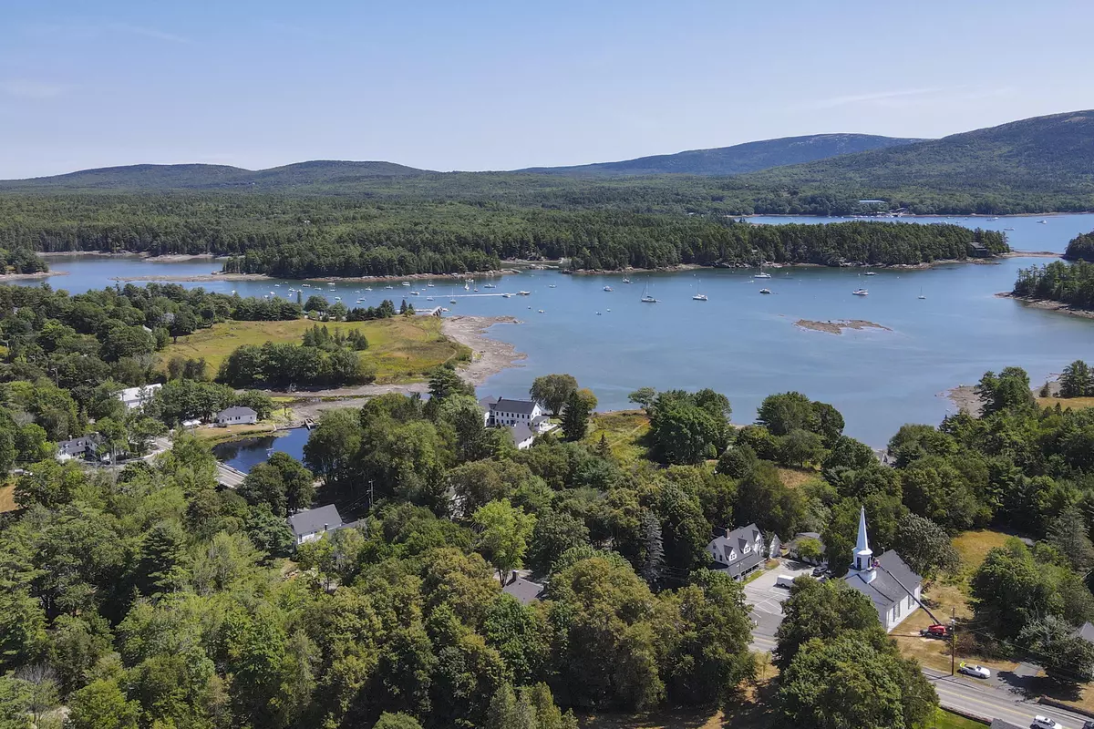 Mount Desert, ME 04660,1131 Main ST