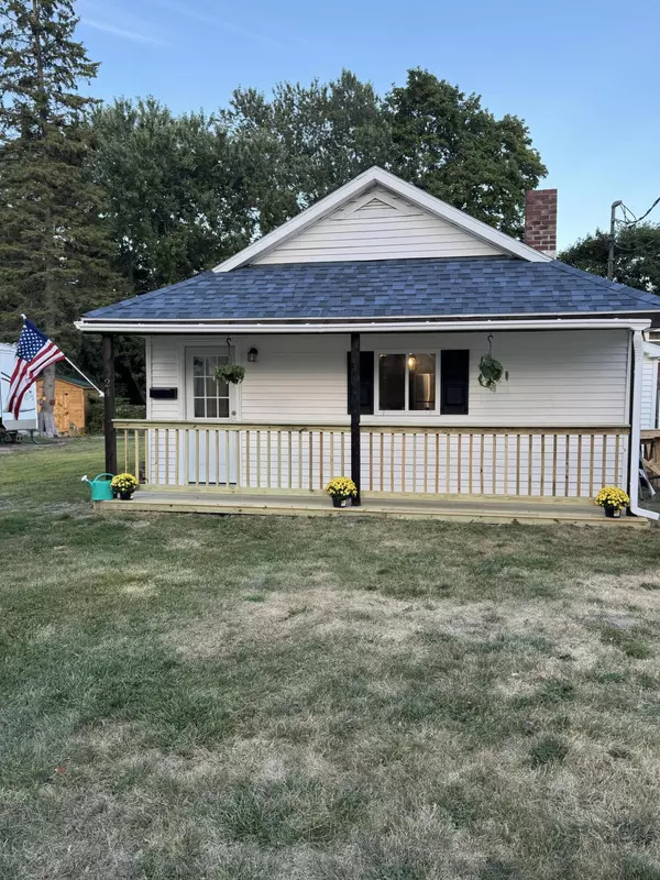 24 High ST, Fairfield, ME 04937