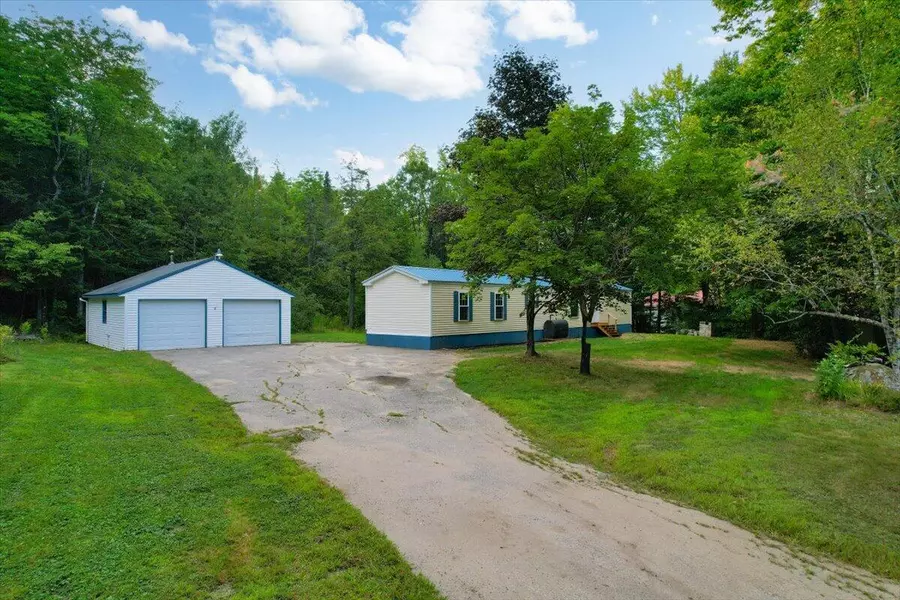 807 Middle RD, Sabattus, ME 04280