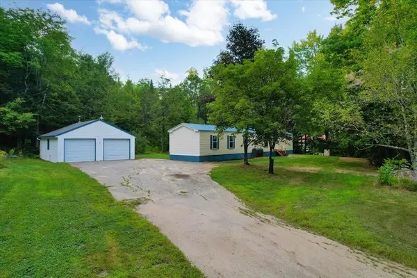 807 Middle RD, Sabattus, ME 04280