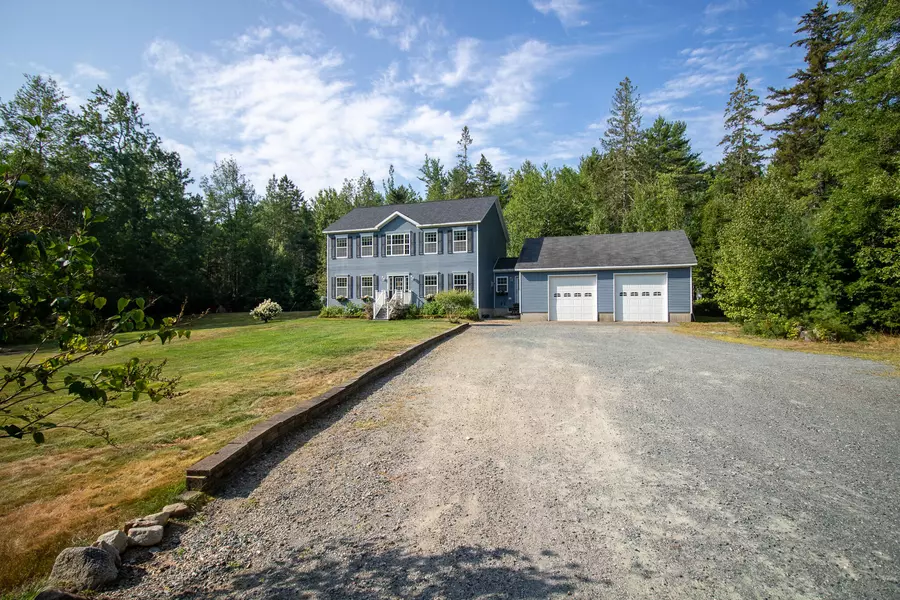 18 Taunton Bay Shores RD, Franklin, ME 04634