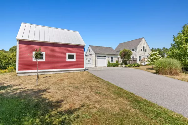 15 Harbor Ridge RD, Freeport, ME 04032