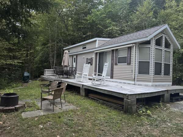 46 Chipmunk LN, Monmouth, ME 04259