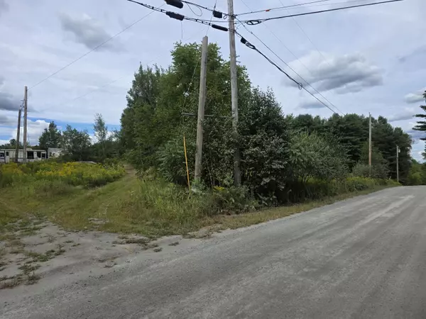 Saint Albans, ME 04971,182 Ballard RD