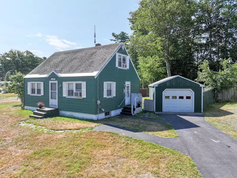 19 Minat AVE, Brunswick, ME 04011