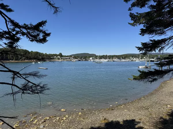 Southwest Harbor, ME 04679,25 Seawall RD