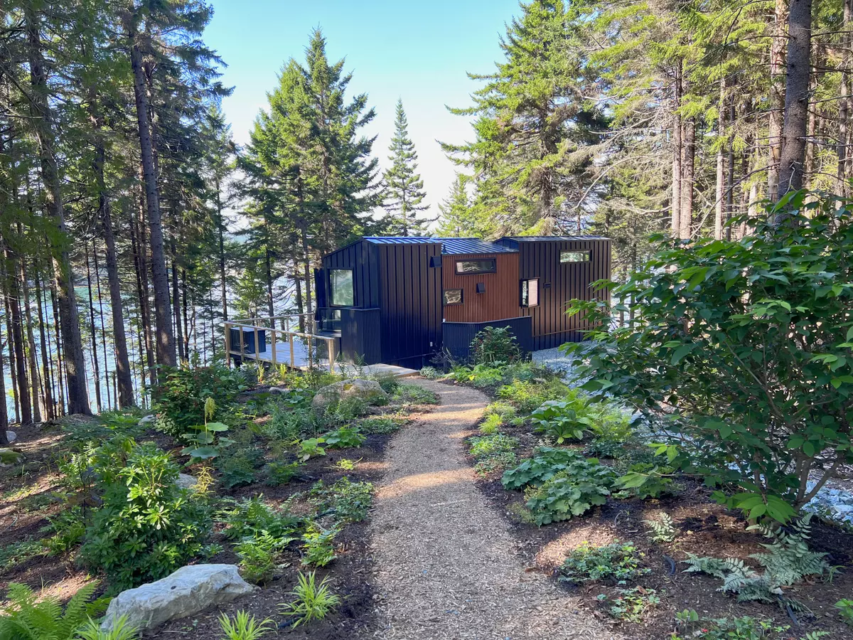 Southwest Harbor, ME 04679,25 Seawall RD