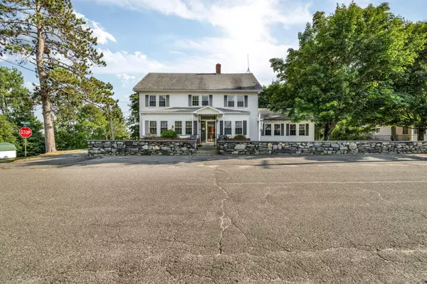 Millinocket, ME 04462,4 Hill ST