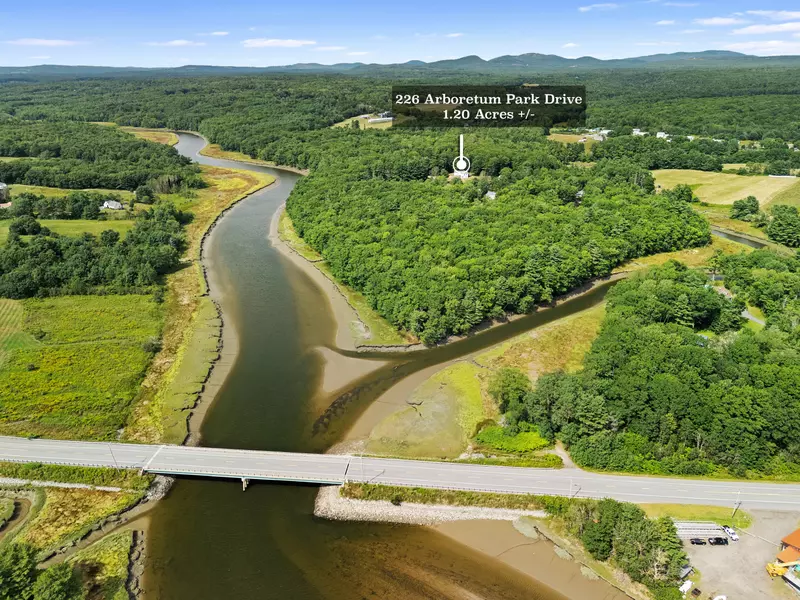 226 Arboretum Park DR, Warren, ME 04864