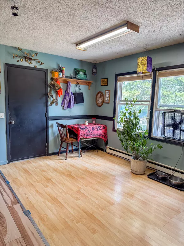 Madison, ME 04950,15 Clifton ST