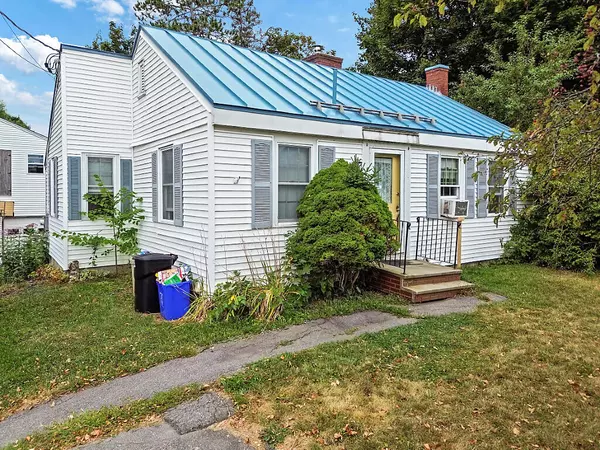 14 Brooklyn AVE, Waterville, ME 04901